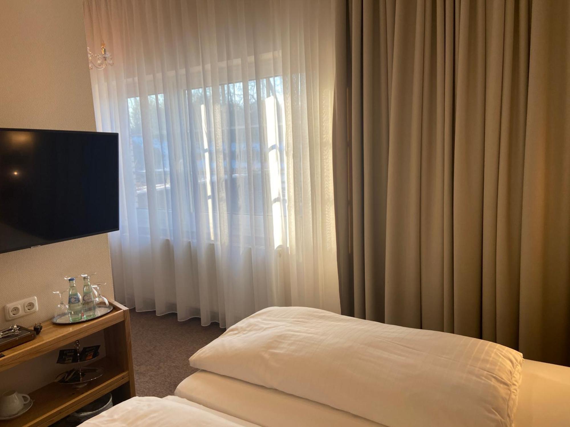 ペーターゼンス ラントハウス ホテル シャルボイツ 部屋 写真