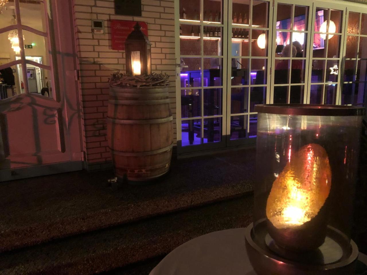 ペーターゼンス ラントハウス ホテル シャルボイツ エクステリア 写真
